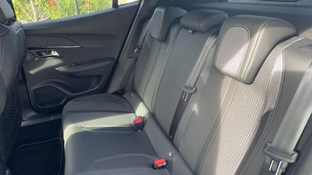 Peugeot 2008 image 2