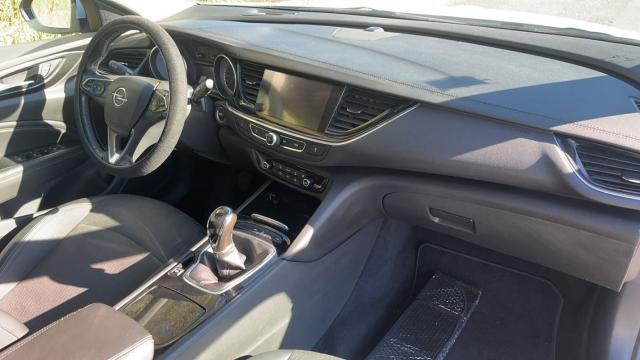 Opel Insignia image 2
