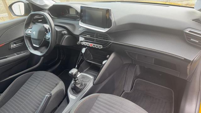 Peugeot 208 image 7