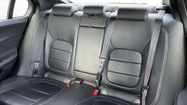 Jaguar Xe image 6