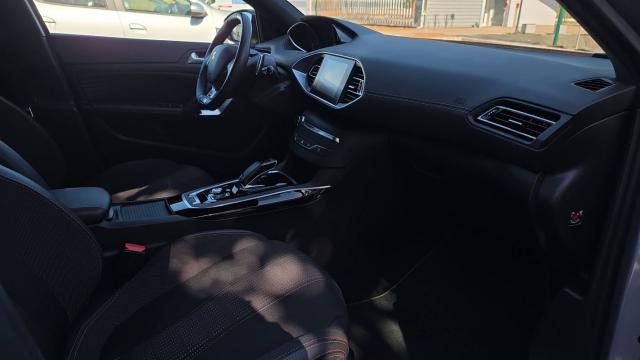 Peugeot 308 image 9