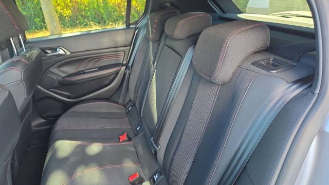 Peugeot 308 image 1