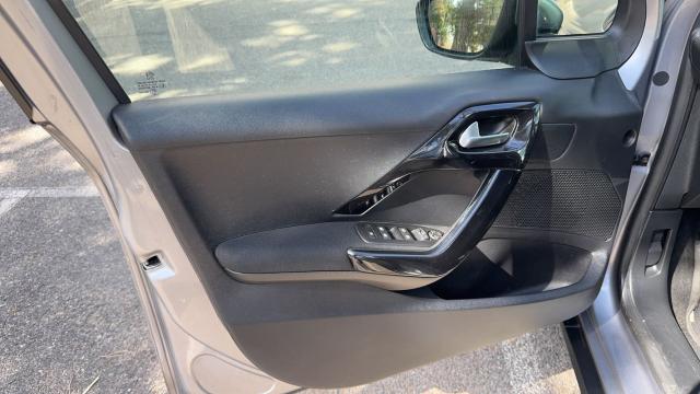 Peugeot 2008 image 1