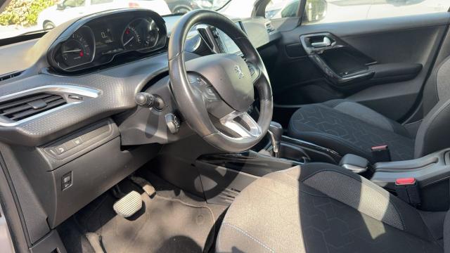 Peugeot 2008 image 6