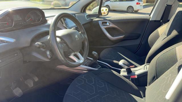 Peugeot 2008 image 1