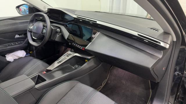 Peugeot 308 image 1