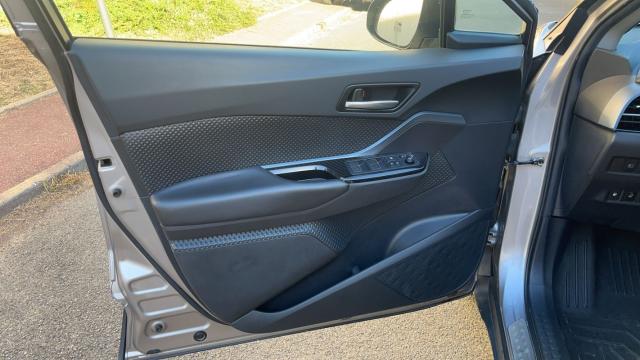 Toyota C-Hr image 2