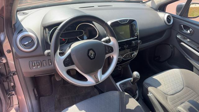 Renault Clio Estate image 1
