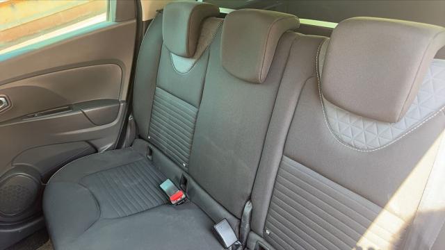 Renault Clio Estate image 3