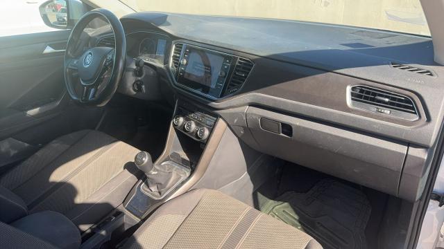 Volkswagen T-Roc image 2