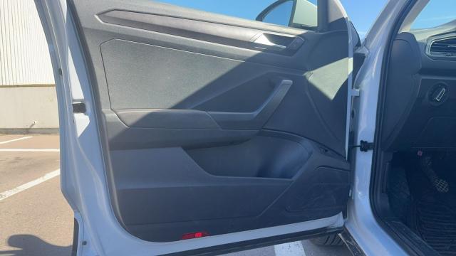 Volkswagen T-Roc image 3