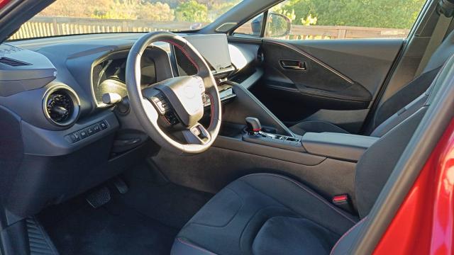 Toyota C-Hr image 6