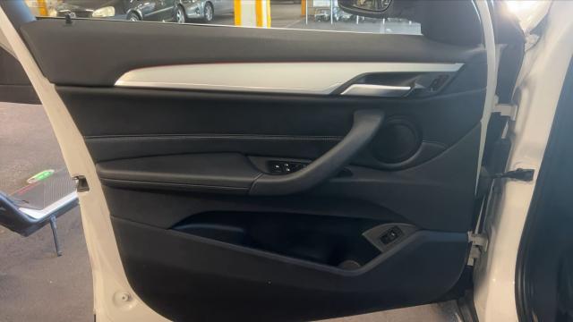 Bmw X1 image 2