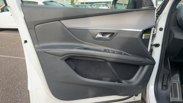 Peugeot 5008 image 4