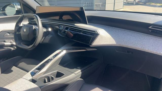 Peugeot 3008 image 2