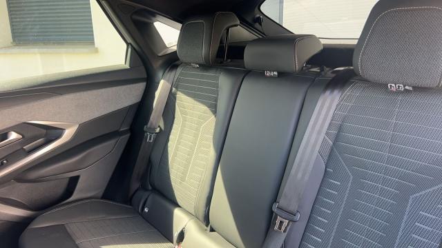 Peugeot 3008 image 3