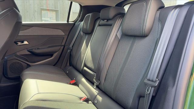Peugeot 308 image 1