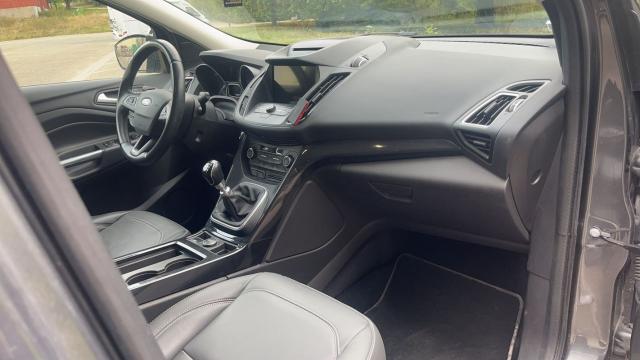 Ford Kuga image 2