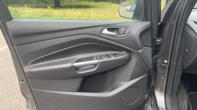 Ford Kuga image 8