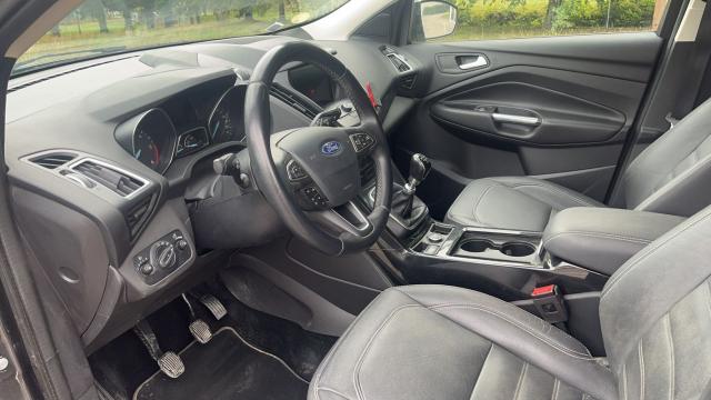 Ford Kuga image 9