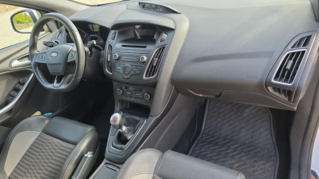 Ford Focus image 9