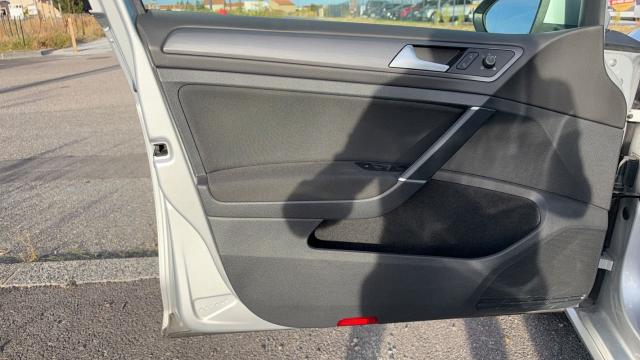 Volkswagen Golf image 6