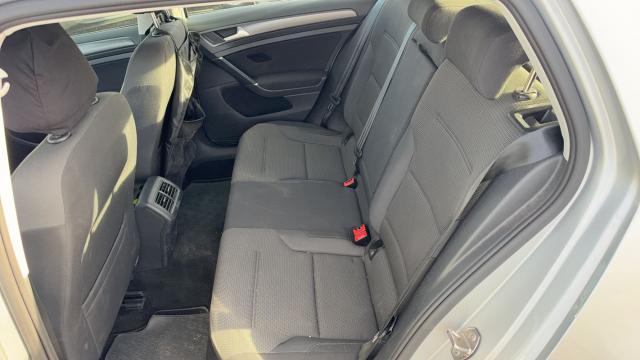 Volkswagen Golf image 4