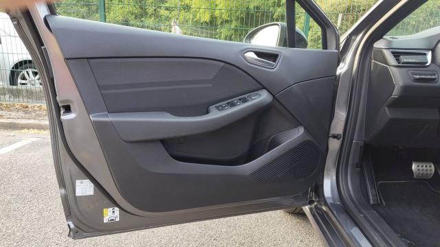 Renault Clio image 9