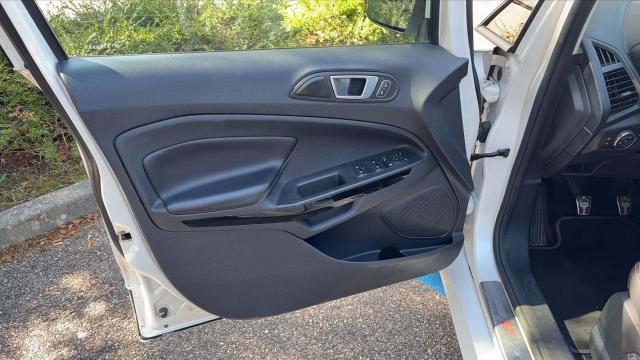 Ford Ecosport image 9