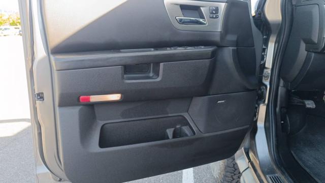 Hummer H2 image 3