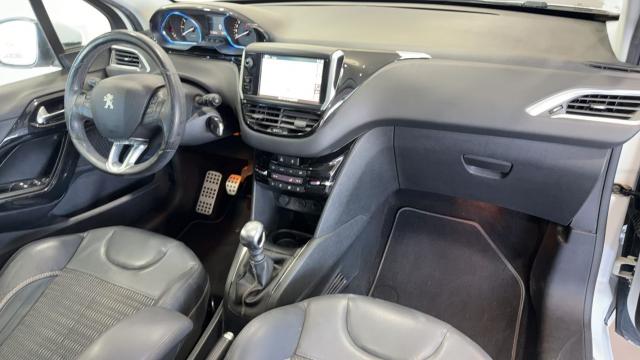 Peugeot 208 image 2