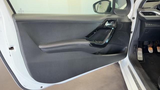 Peugeot 208 image 7