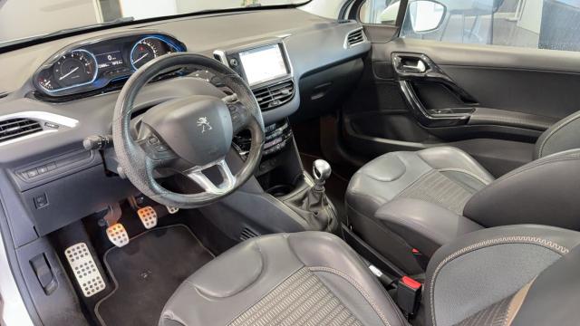 Peugeot 208 image 9