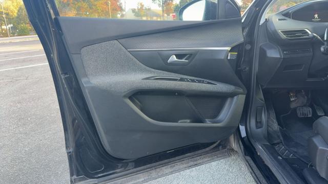 Peugeot 5008 image 8