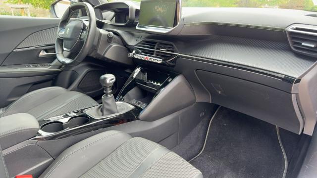 Peugeot 2008 image 1