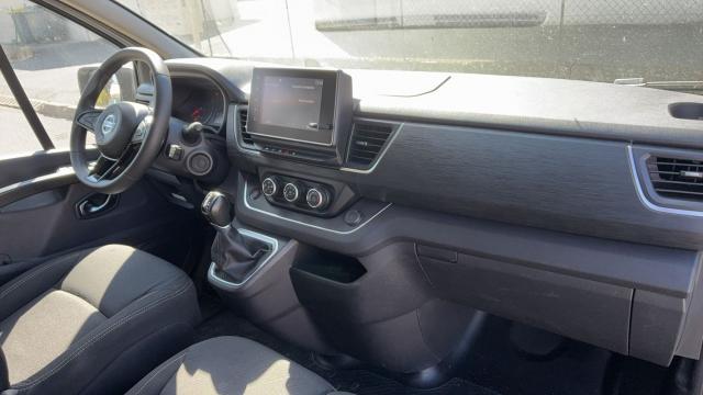 Nissan Primastar image 9