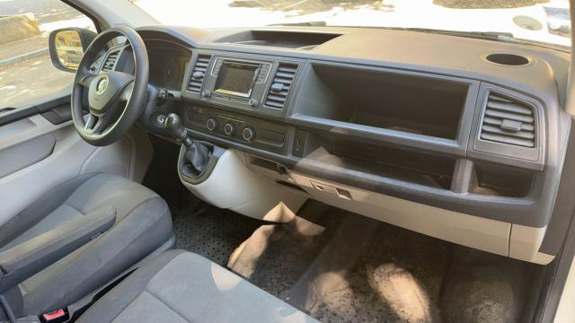 Volkswagen Transporter image 9