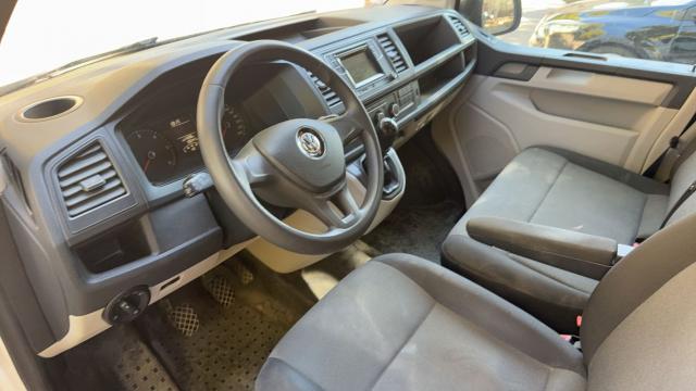 Volkswagen Transporter image 8