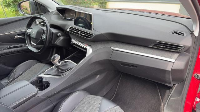 Peugeot 3008 image 3