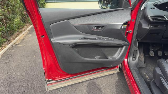 Peugeot 3008 image 1
