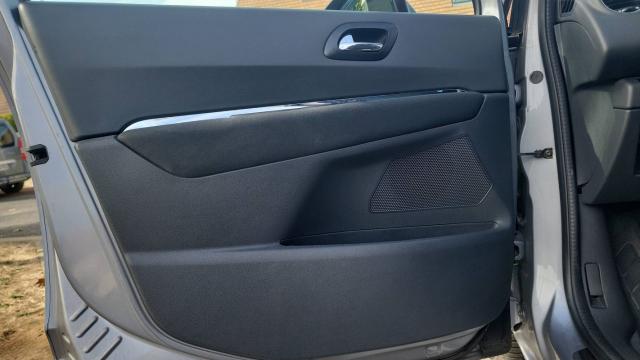 Peugeot 5008 image 8