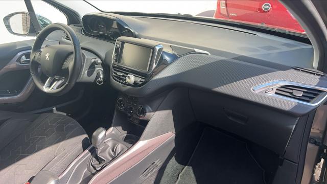 Peugeot 2008 image 3