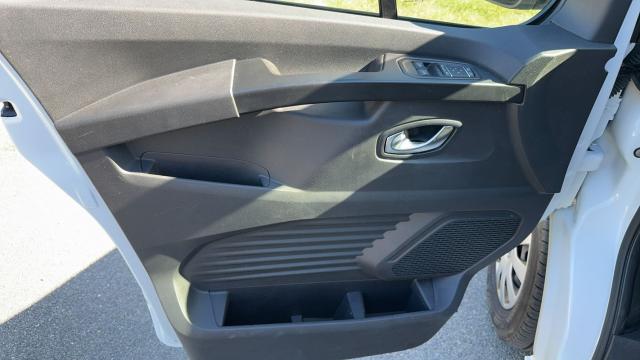 Nissan Primastar image 5