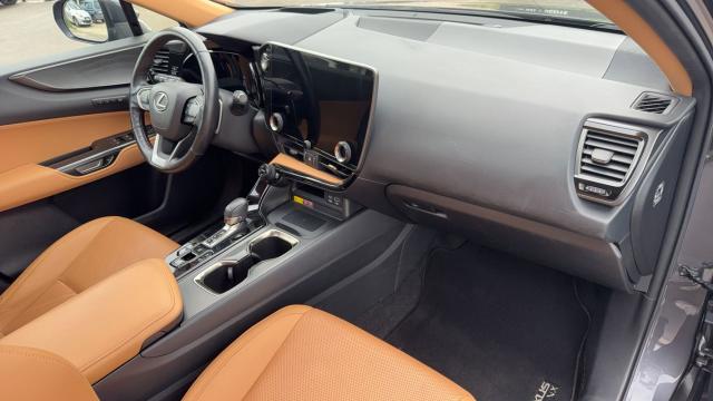 Lexus Nx 450h+ image 8