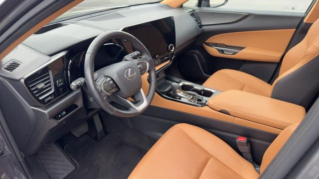 Lexus Nx 450h+ image 3