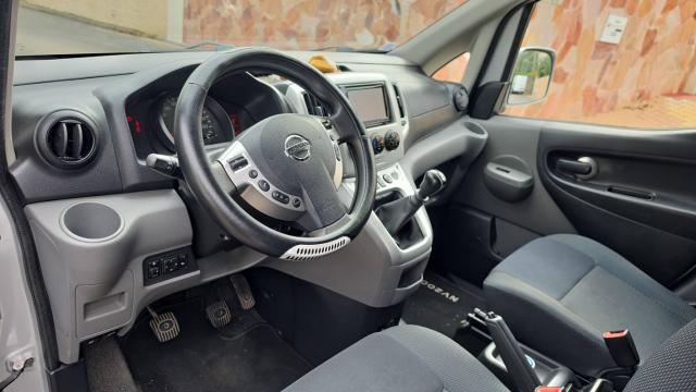 Nissan Evalia image 2