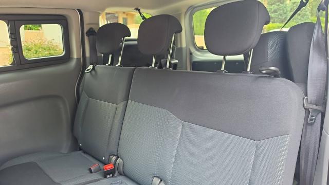 Nissan Evalia image 6