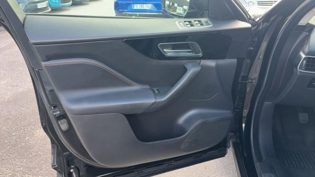 Jaguar F-Pace image 3