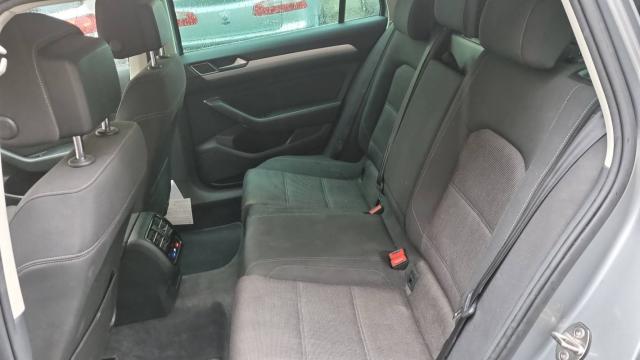 Volkswagen Passat Sw image 9