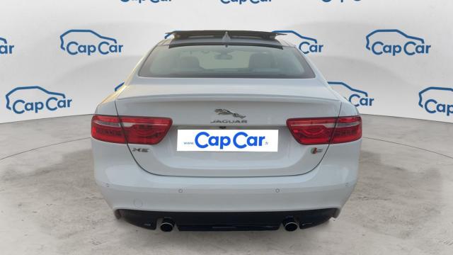Jaguar Xe image 8